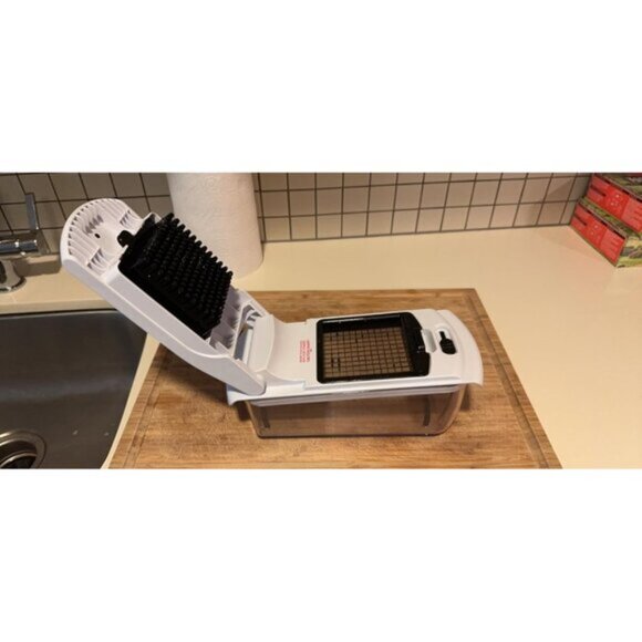 New Vegetable Chopper & Spiralizer, 4-in-1 Food Slicer with Container, White - Picture 15 of 15